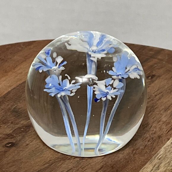Beautiful John Gentile Art Glass Blue Flower Controlled Bubble Paperweight 2.75” - Picture 4 of 6